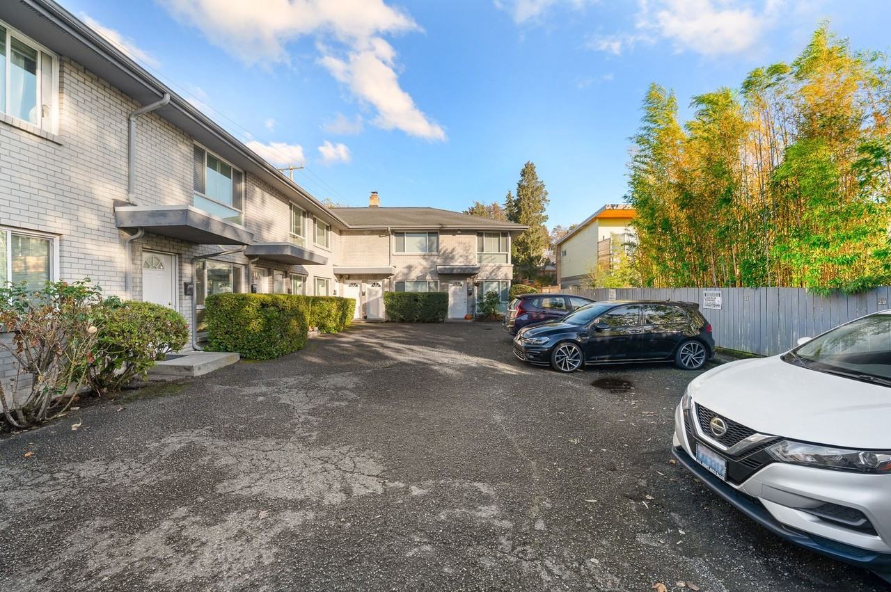 Laurel Apartments - Photo 6 of 8