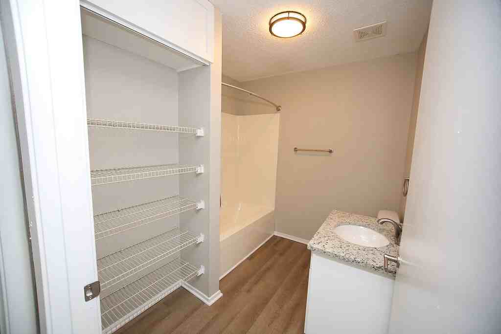 Gloster Flats - Photo 4 of 11