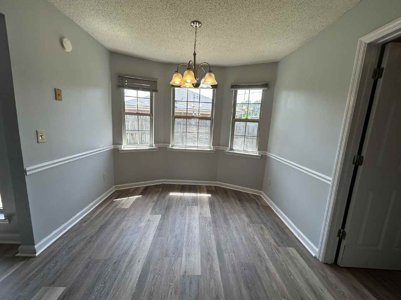 1730 Ashton Dr - Photo 4 of 17