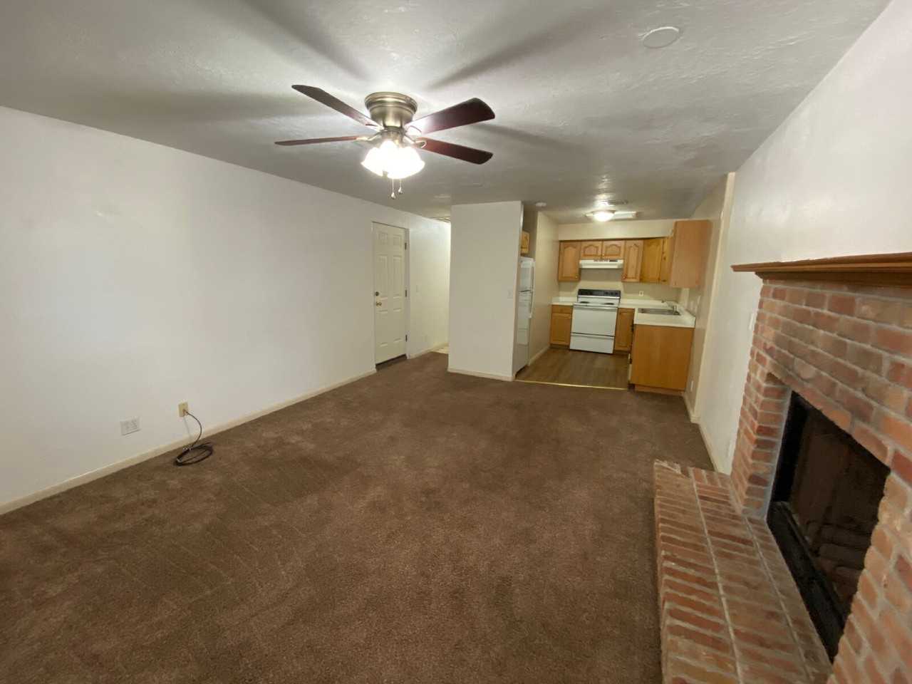 656 Diagonal St - Photo 3 of 11