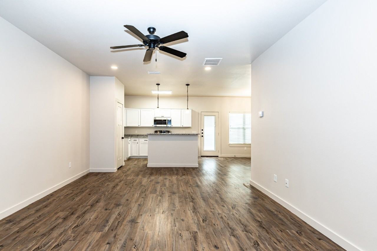 2527 138th St - Photo 6 of 34