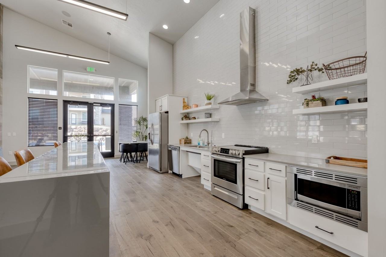 Southridge Apts. 15 - Photo 3 of 23