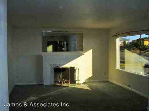 1040 W 5th St - Photo 3 of 10