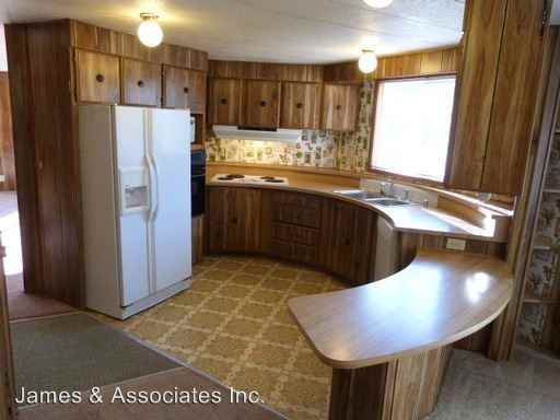 55204 WA-112 - Photo 2 of 12