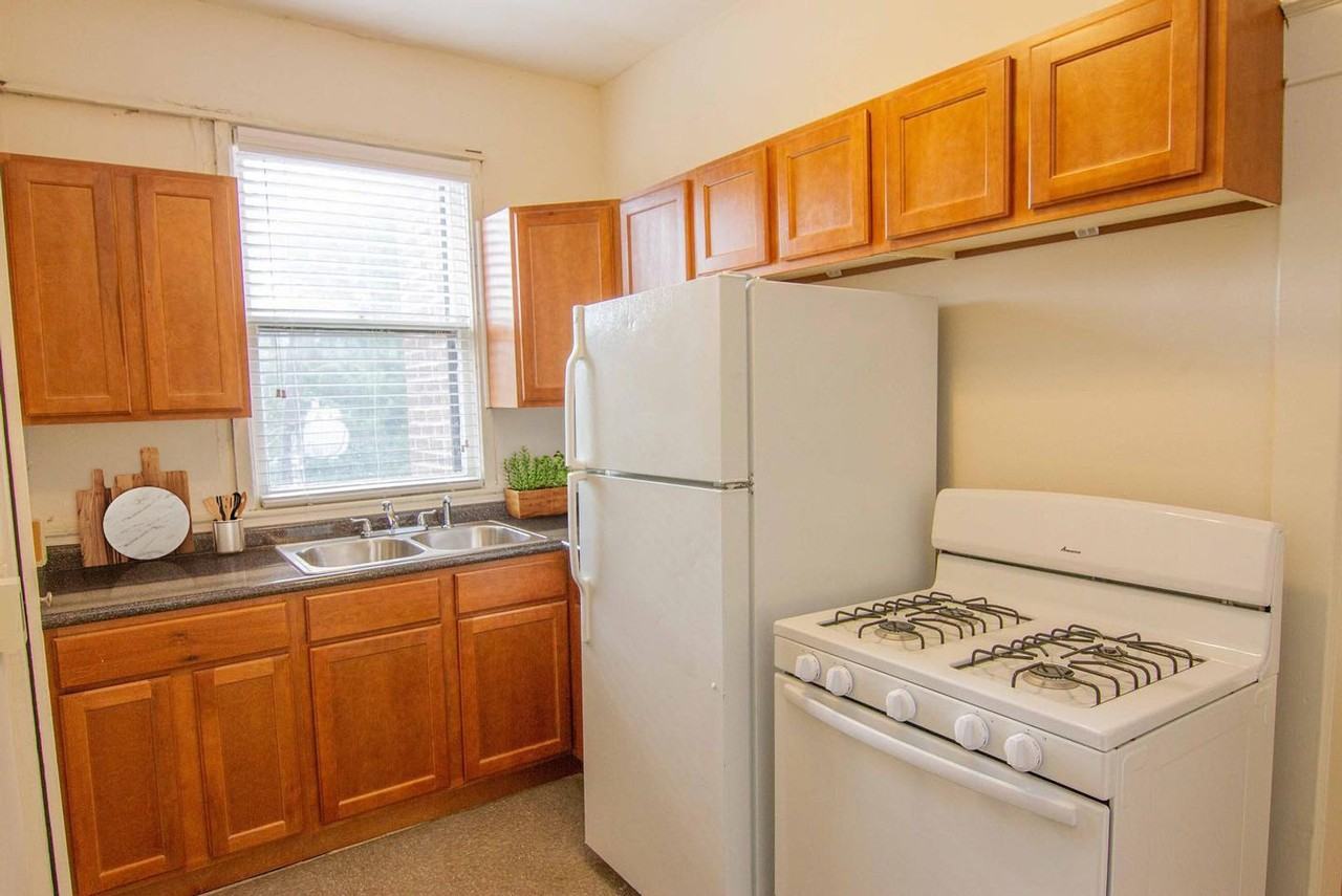 The Gilmore Apartments - Photo 5 of 30