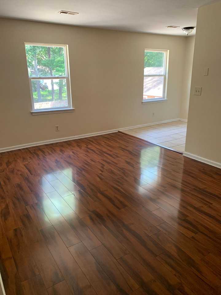 2 bd 1 bth - Photo 2 of 7