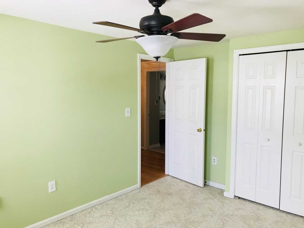 15860 Montview Dr - Photo 2 of 20