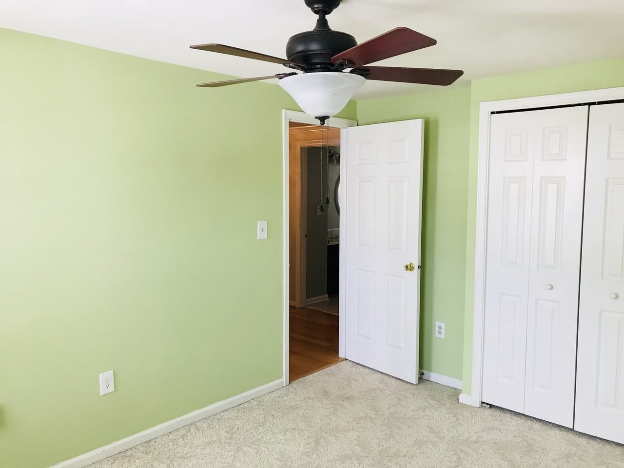 15860 Montview Dr - Photo 4 of 20