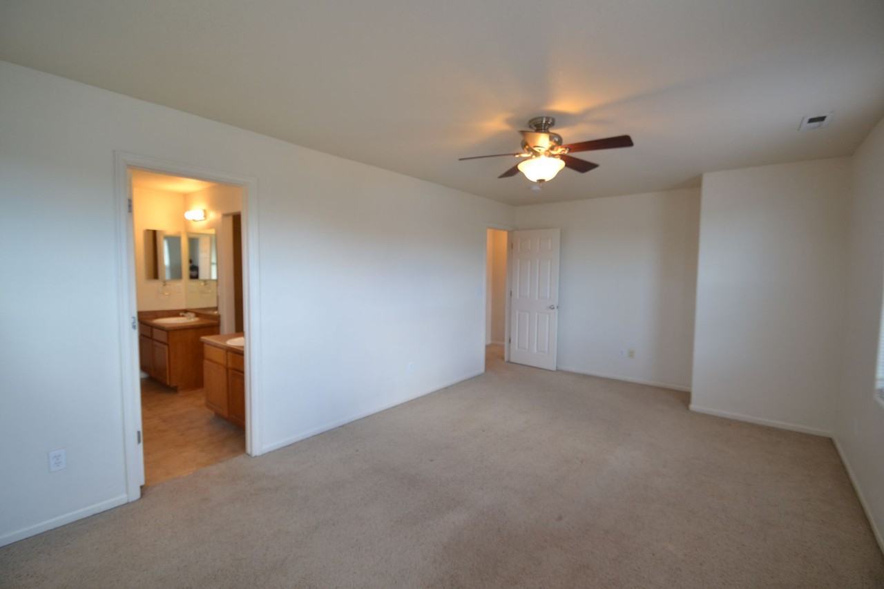 8327 Confluence Pt - Photo 5 of 19