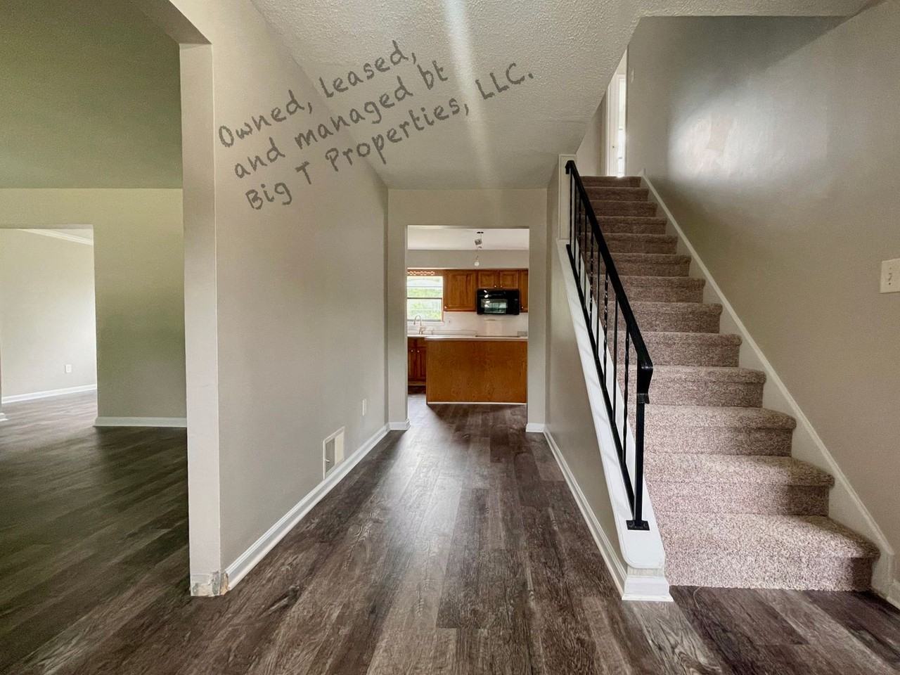 4 Regal Ct - Photo 2 of 14
