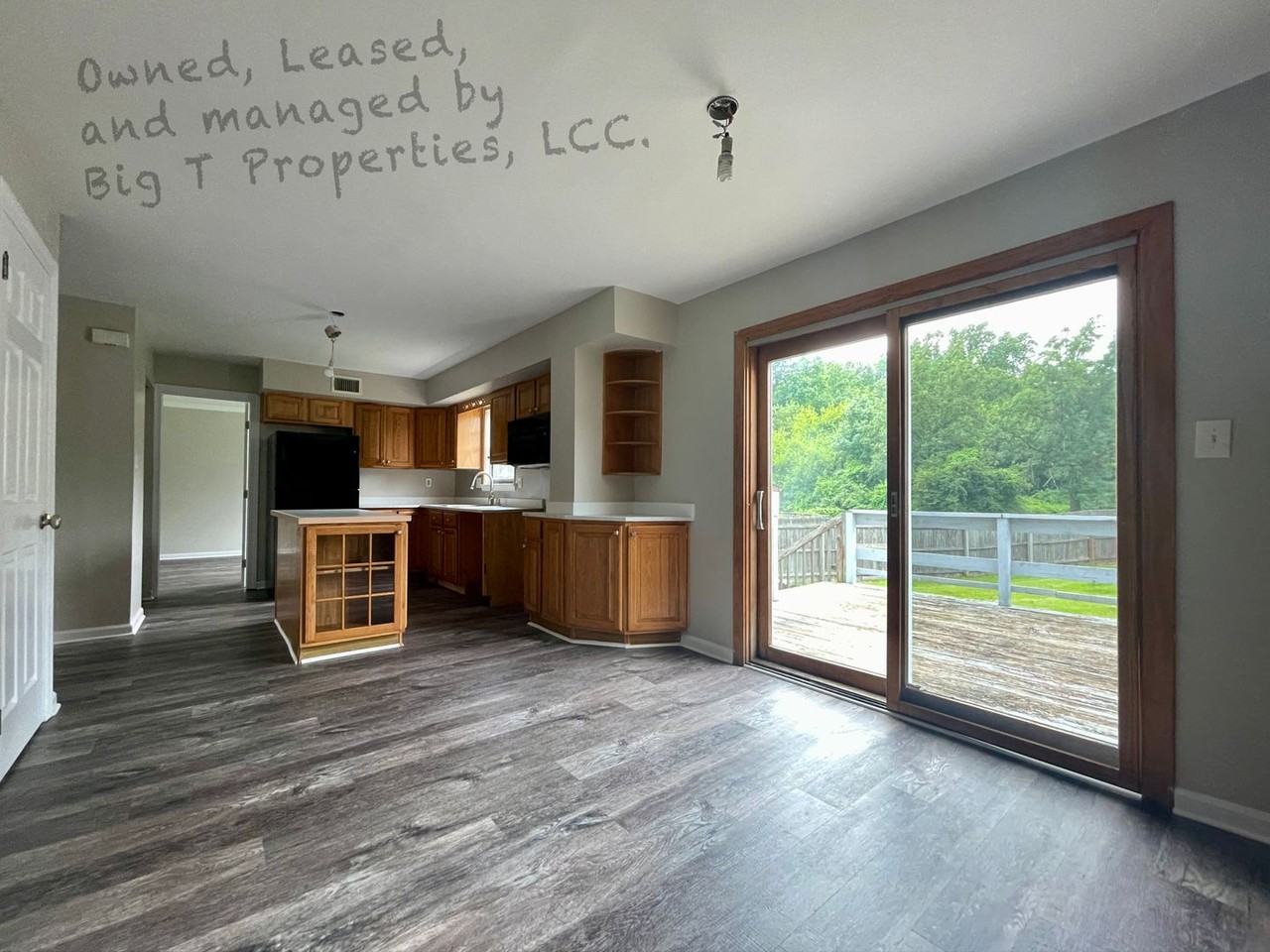 4 Regal Ct - Photo 3 of 14