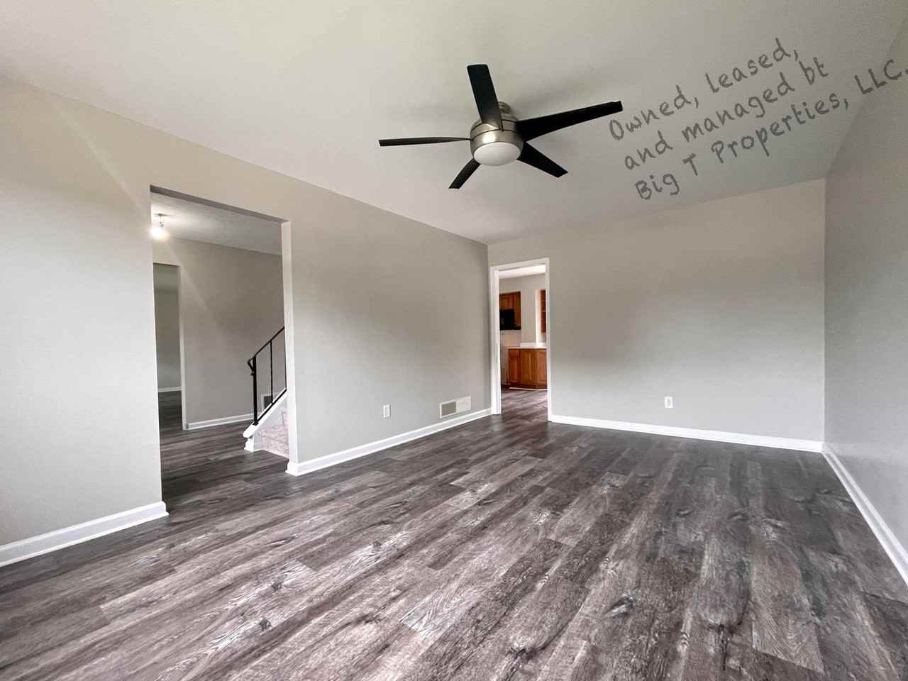 4 Regal Ct - Photo 5 of 14