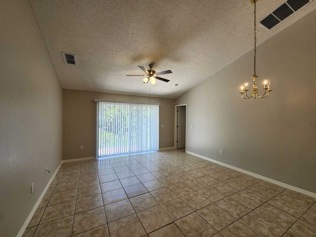 1605 Redfin Dr - Photo 4 of 22