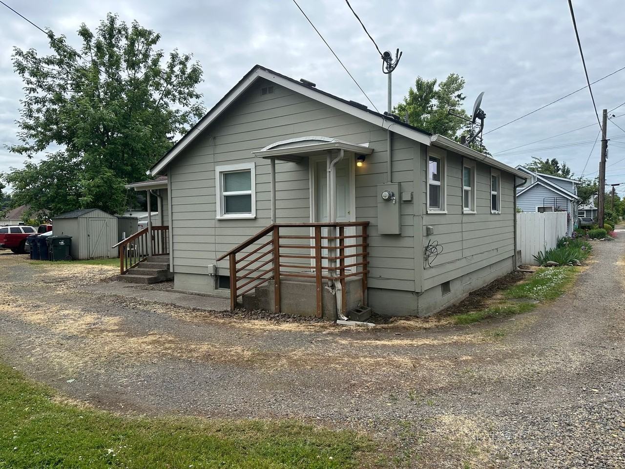 1232 D St - Photo 4 of 25