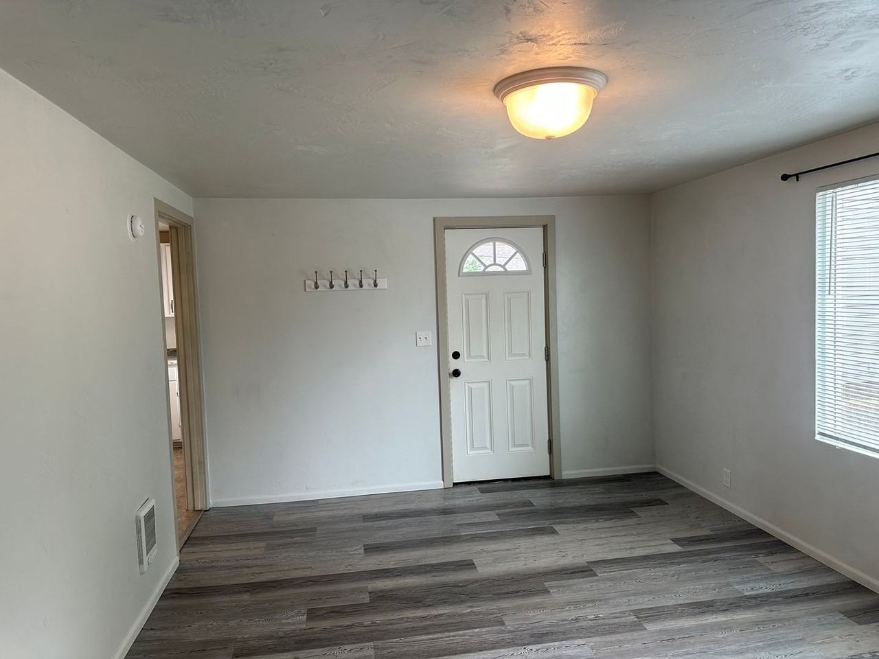 1232 D St - Photo 7 of 25