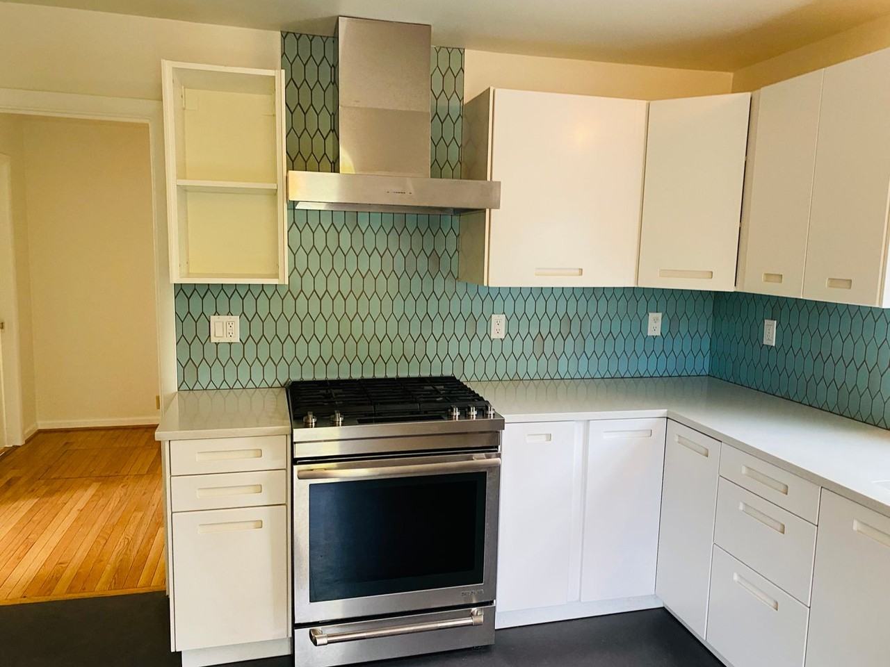 3822 Se Taylor St - Photo 3 of 15
