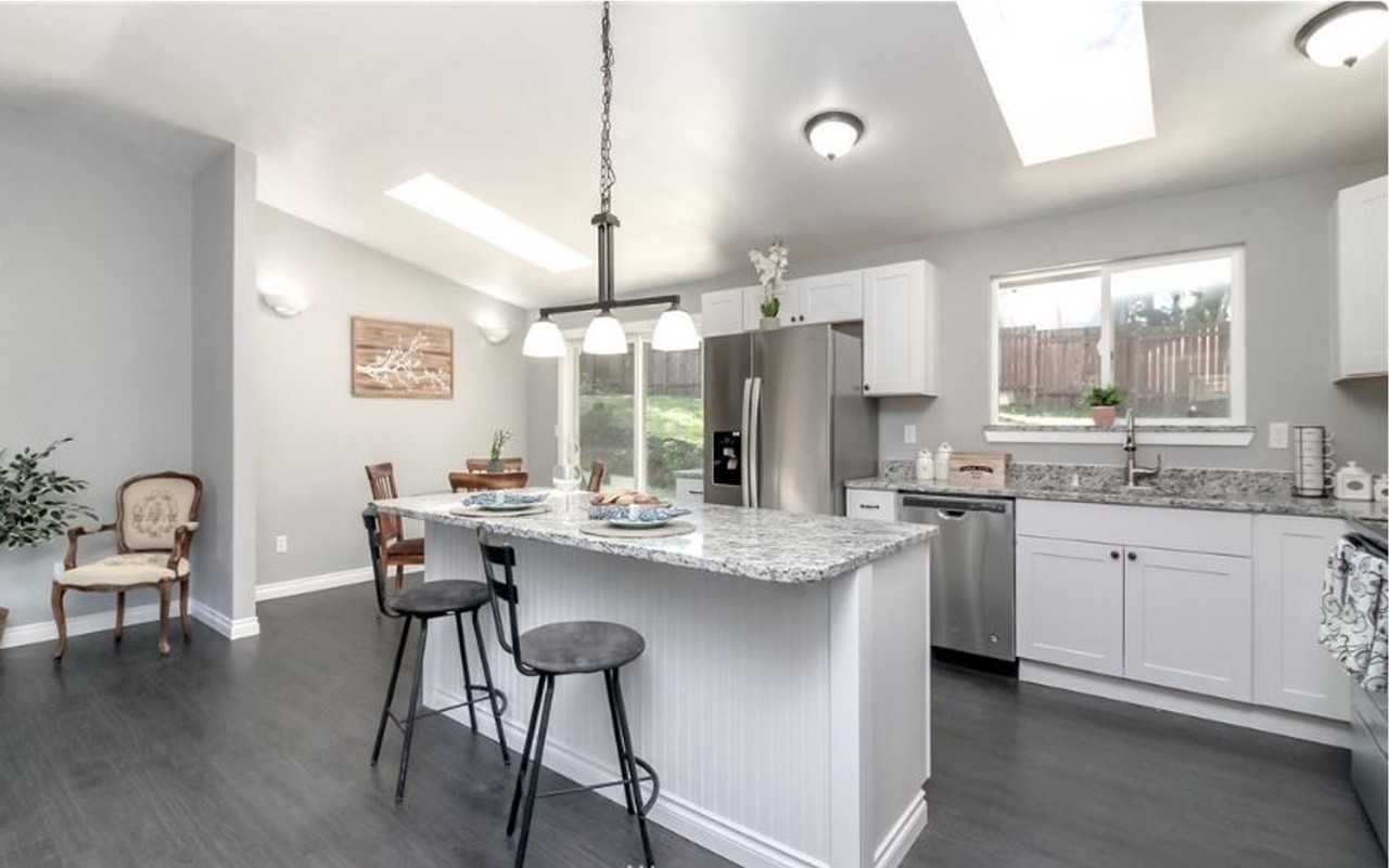 9104 158th St E - Photo 5 of 18