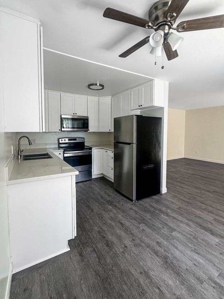 1605 Presioca St Apt A4 #A4 - Photo 2 of 11
