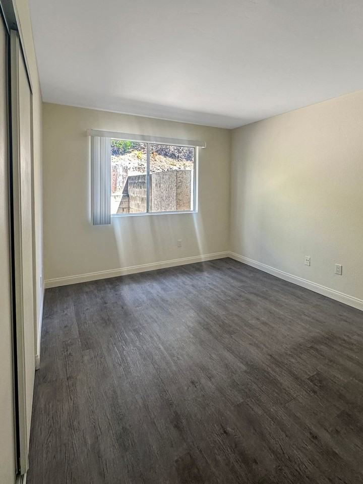 1605 Presioca St Apt A4 #A4 - Photo 6 of 11