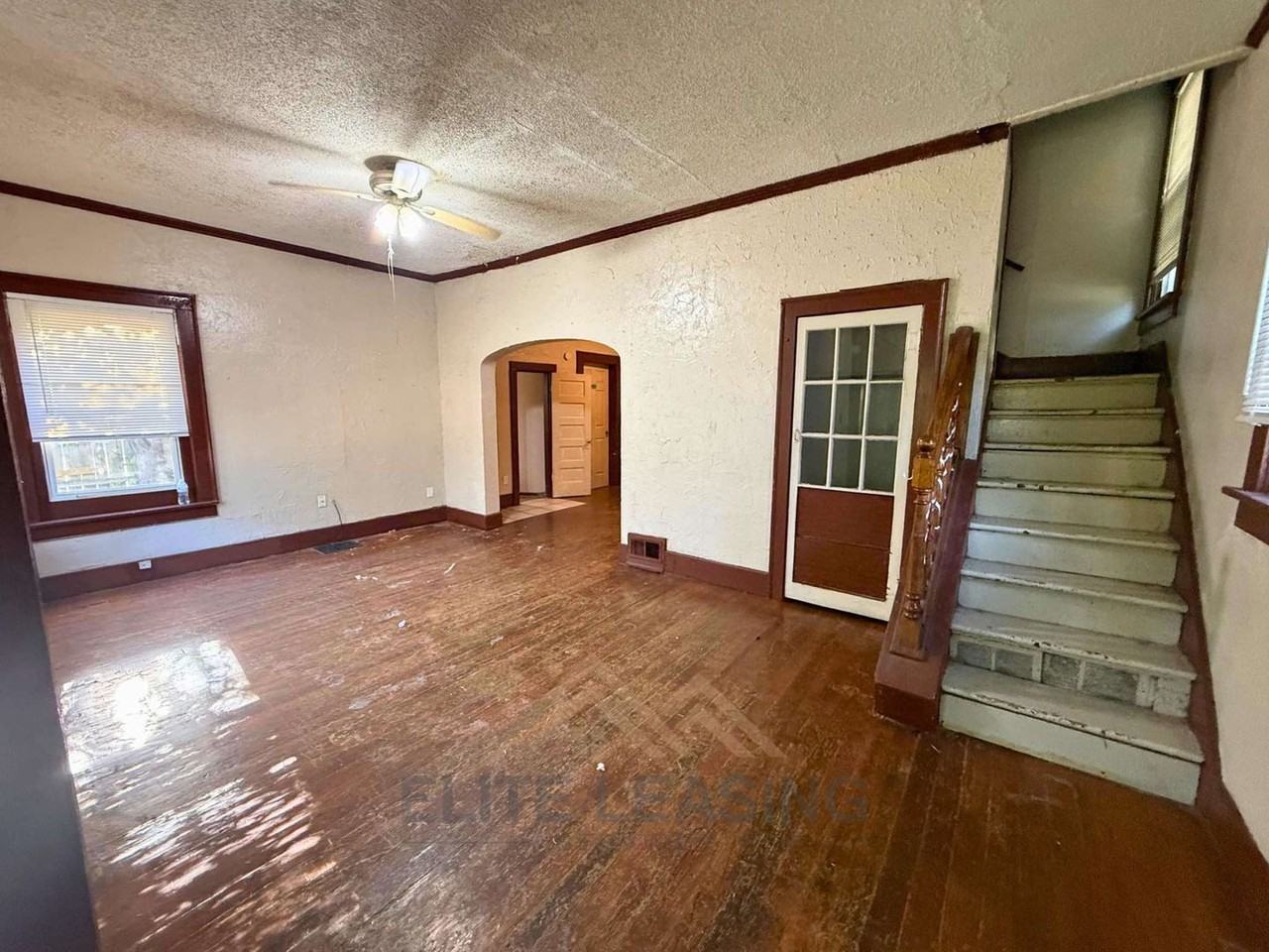 712 Sw 16th St - Photo 2 of 10