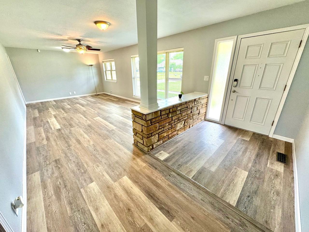 606 Oklahoma Ave - Photo 2 of 22