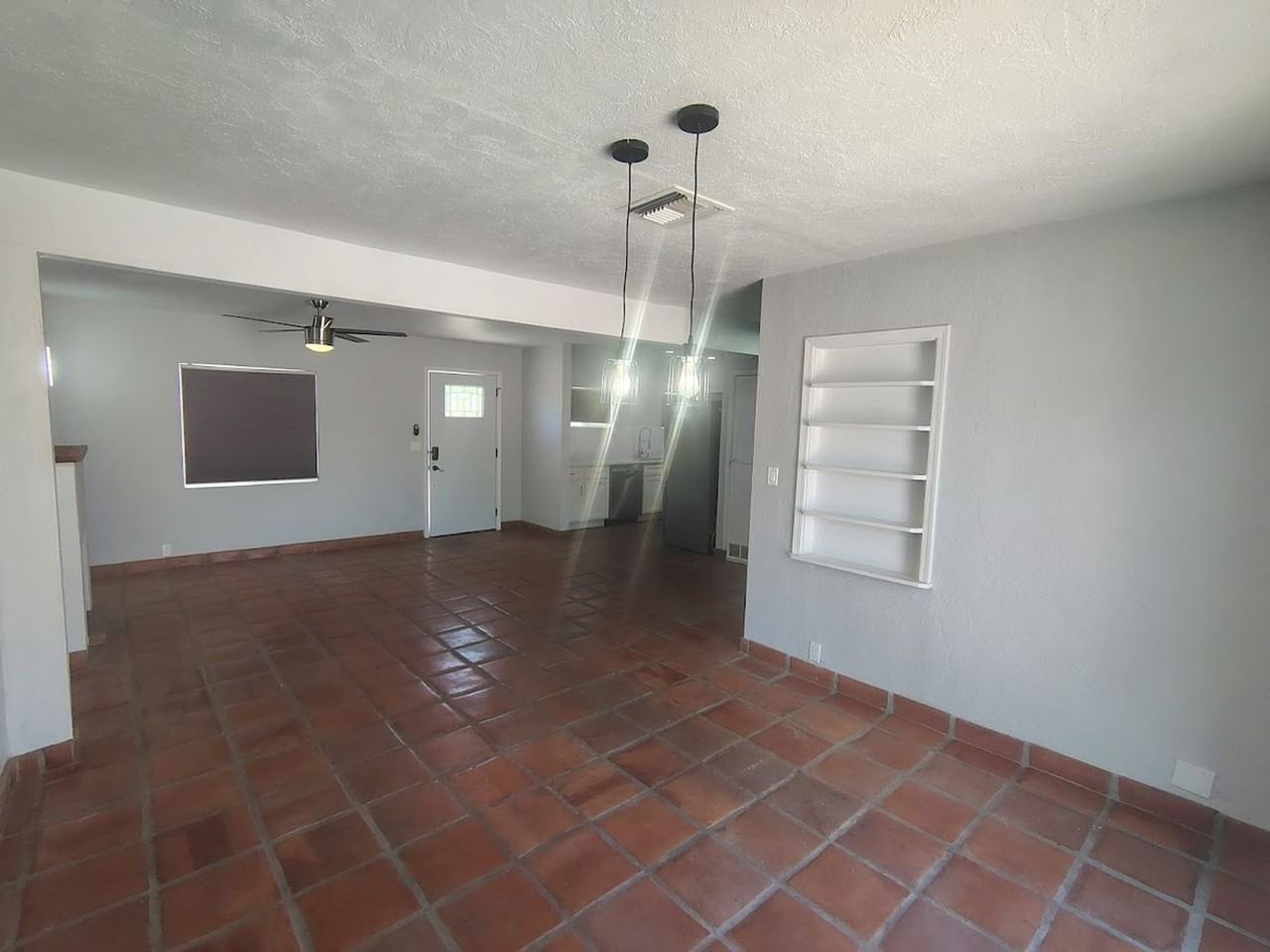 23 E Adams St - Photo 6 of 27