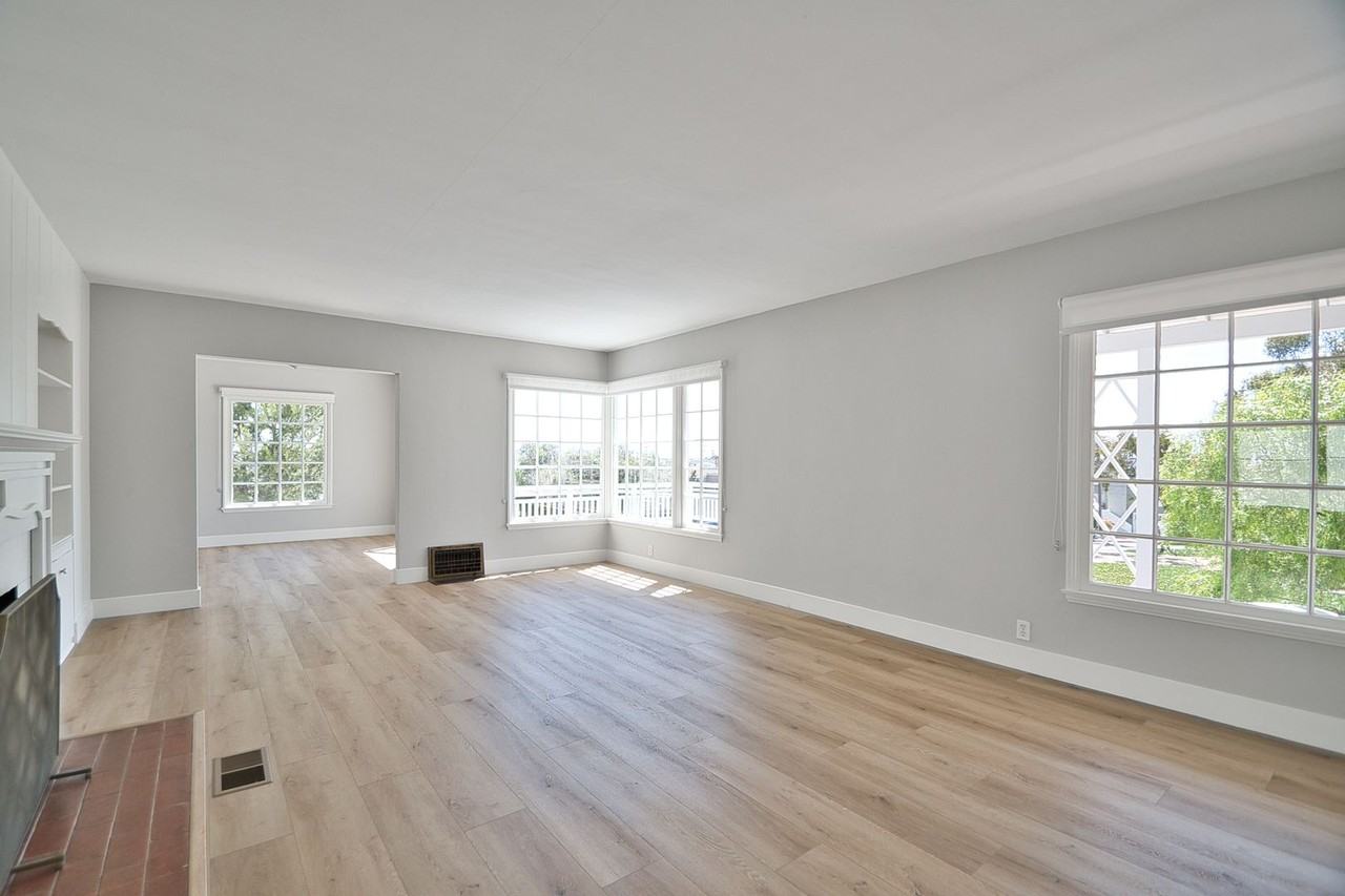 800 N Ardmore Ave - Photo 4 of 21