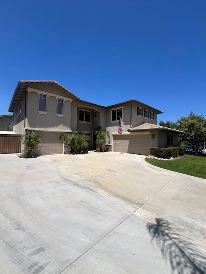 1443 Roadrunner Dr - Photo 2 of 23