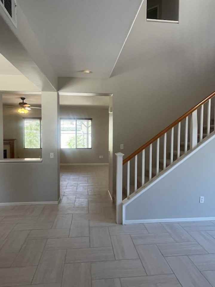 1443 Roadrunner Dr - Photo 5 of 23