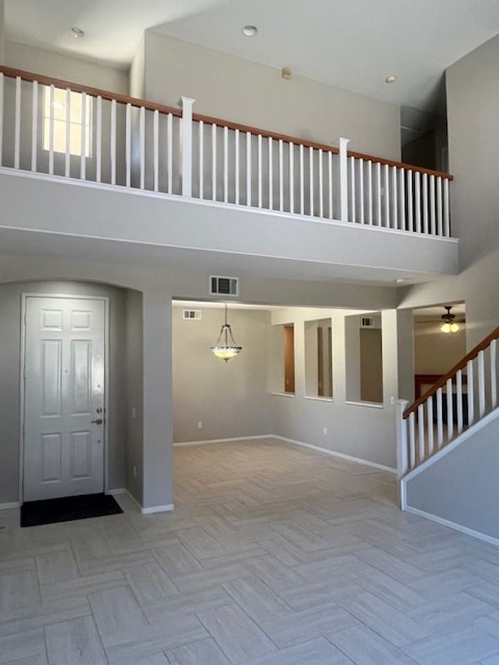 1443 Roadrunner Dr - Photo 6 of 23
