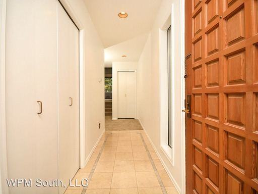 11226 NE 68th St #D - Photo 3 of 33