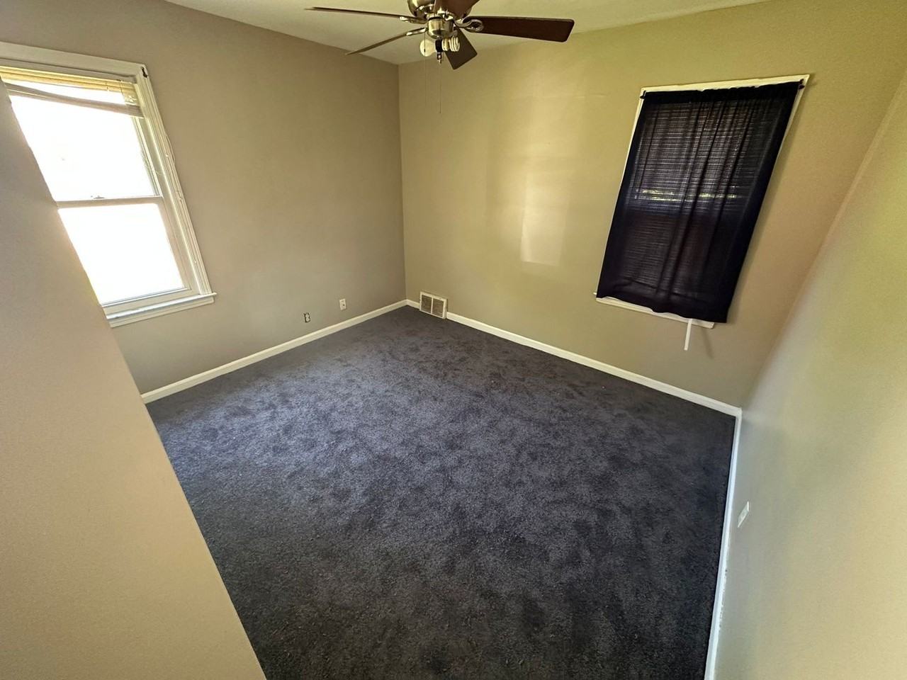 20939 Beechwood Ave - Photo 5 of 10
