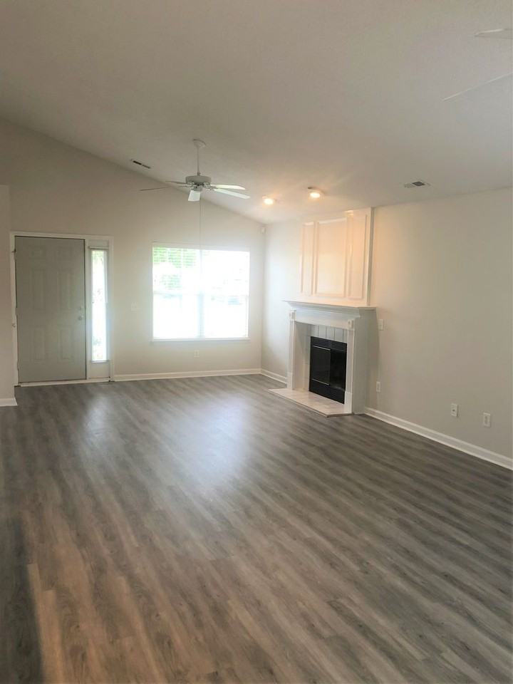 4315 Lakemoor Dr - Photo 2 of 18