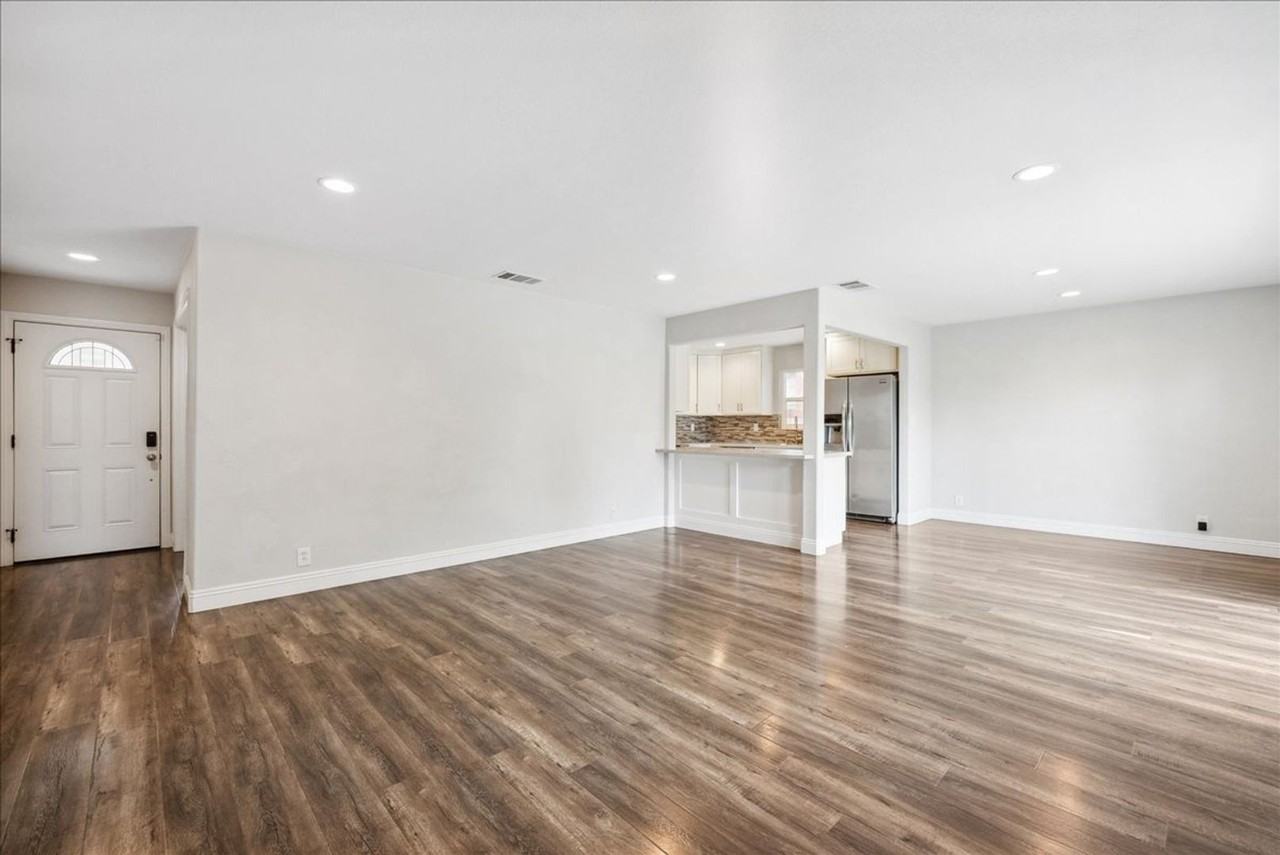 6225 Ranier Way - Photo 3 of 23