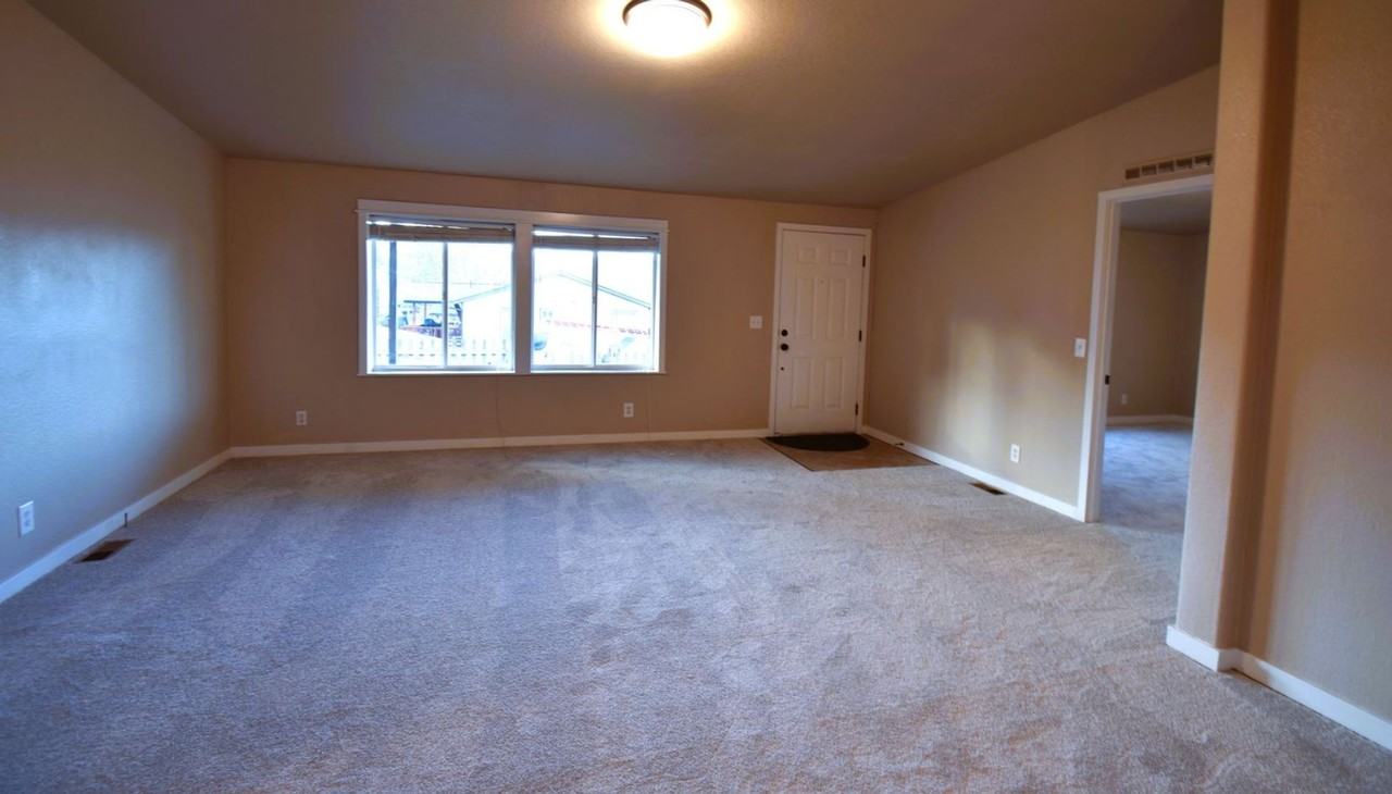 1414 Garrison St - Photo 3 of 13