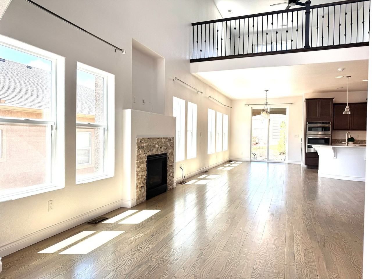 5620 Cubbage Dr - Photo 6 of 36