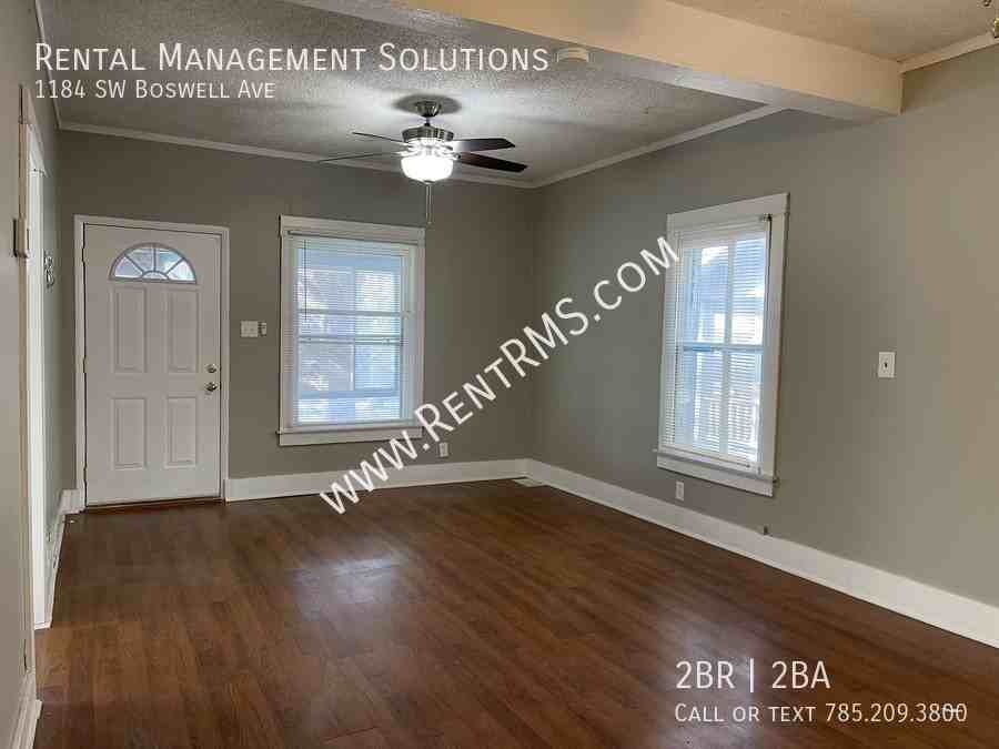 1184 Sw Boswell Ave - Photo 3 of 27