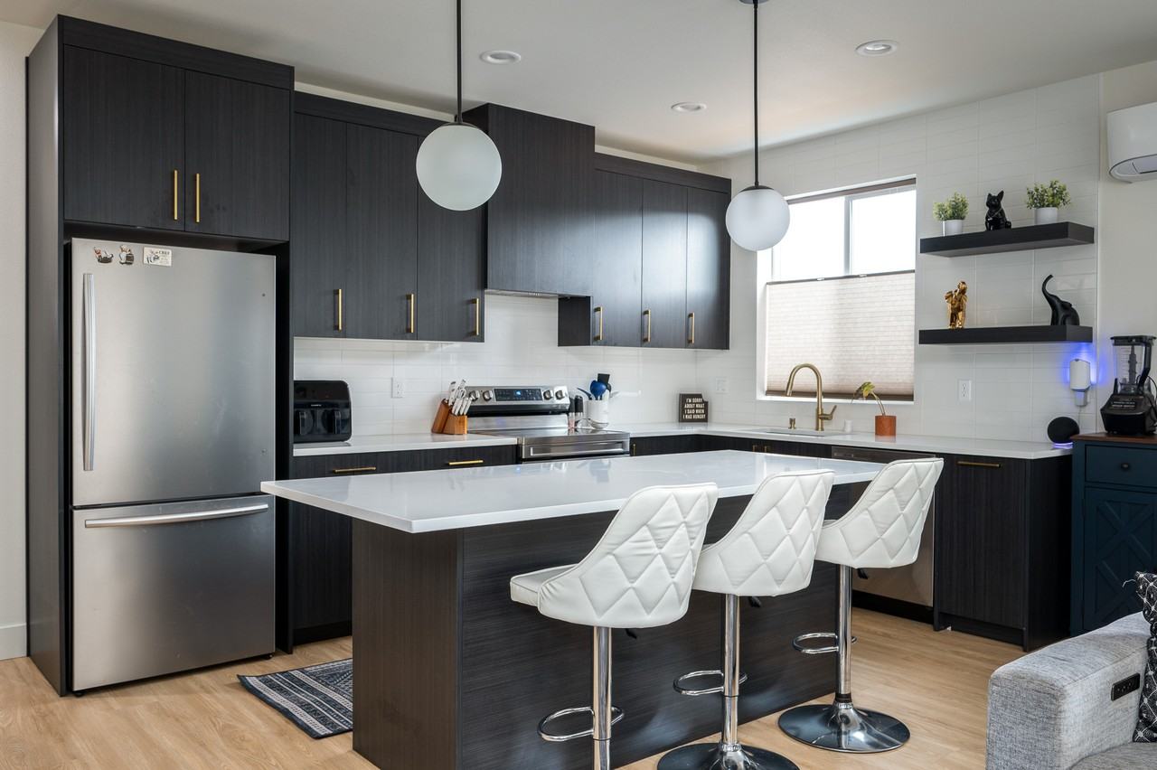 1226 W 24th St #1226 - Photo 3 of 27