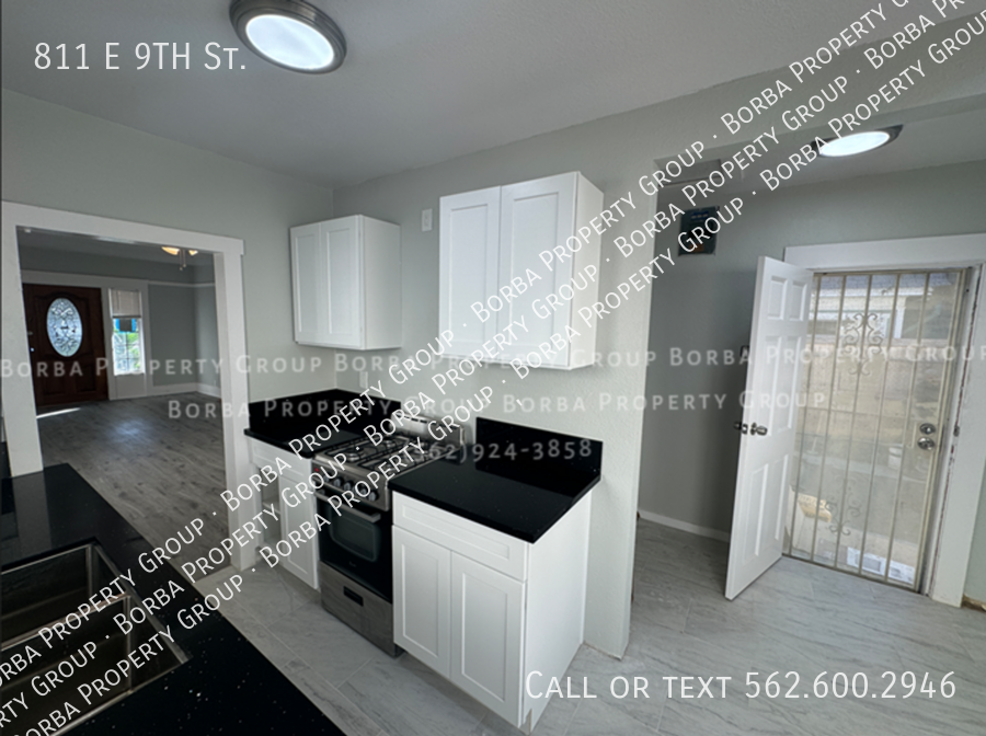 811 E 9th St - Photo 2 of 10