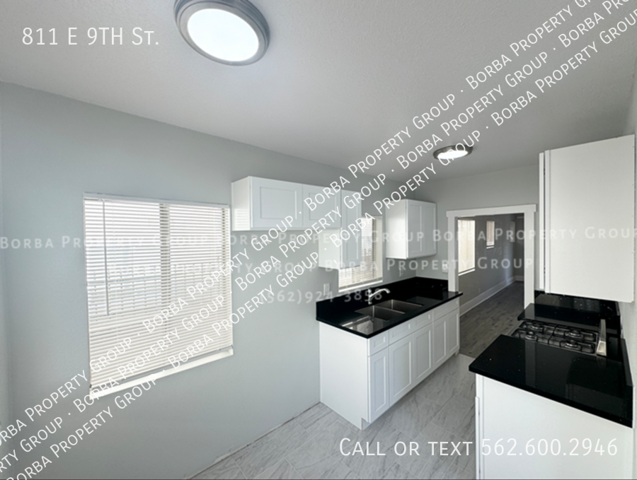 811 E 9th St - Photo 3 of 10