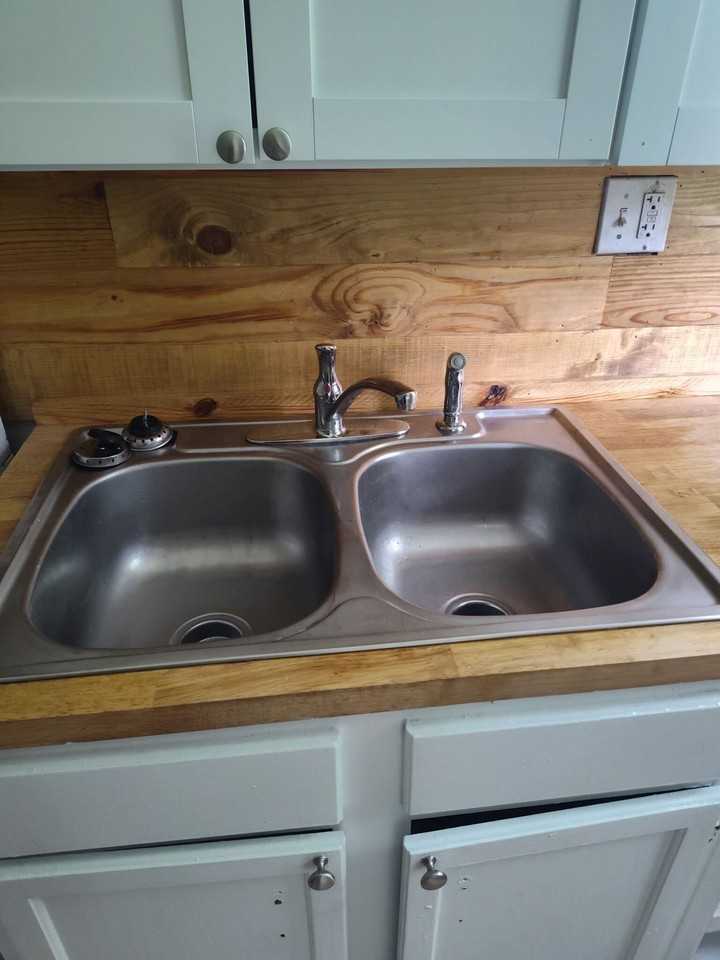 2613 Emerald Dr - Photo 4 of 8