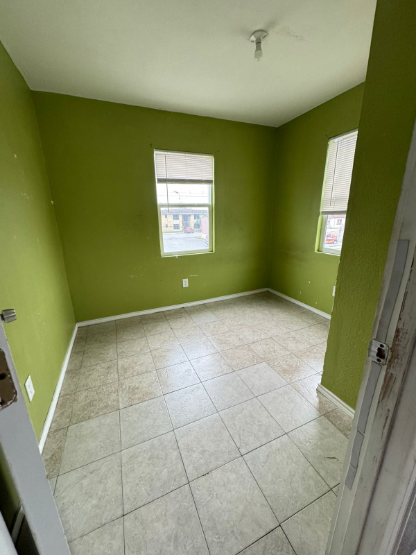 618 S F St - Photo 6 of 6