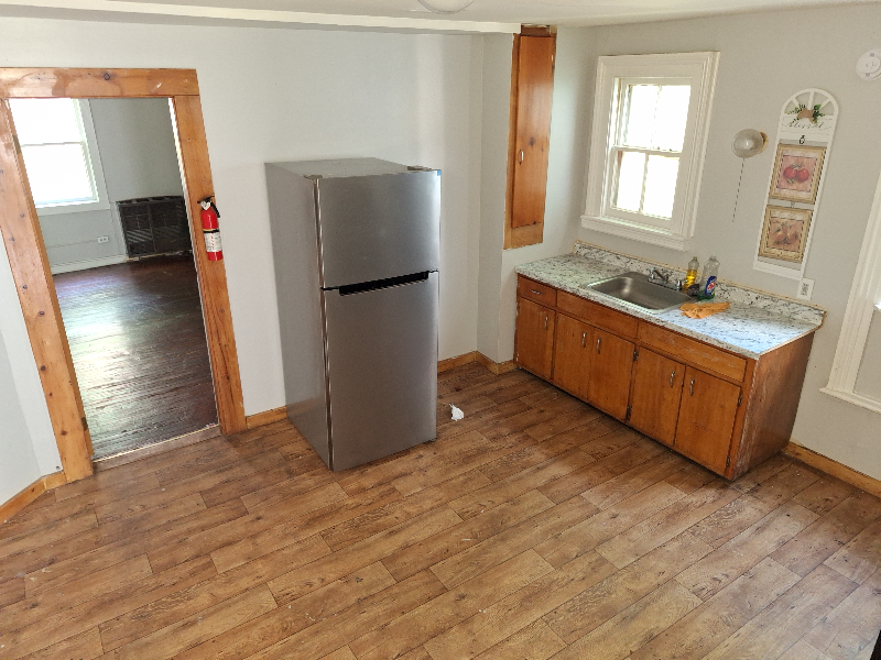 87 W Pierpont St #1 - Photo 2 of 16