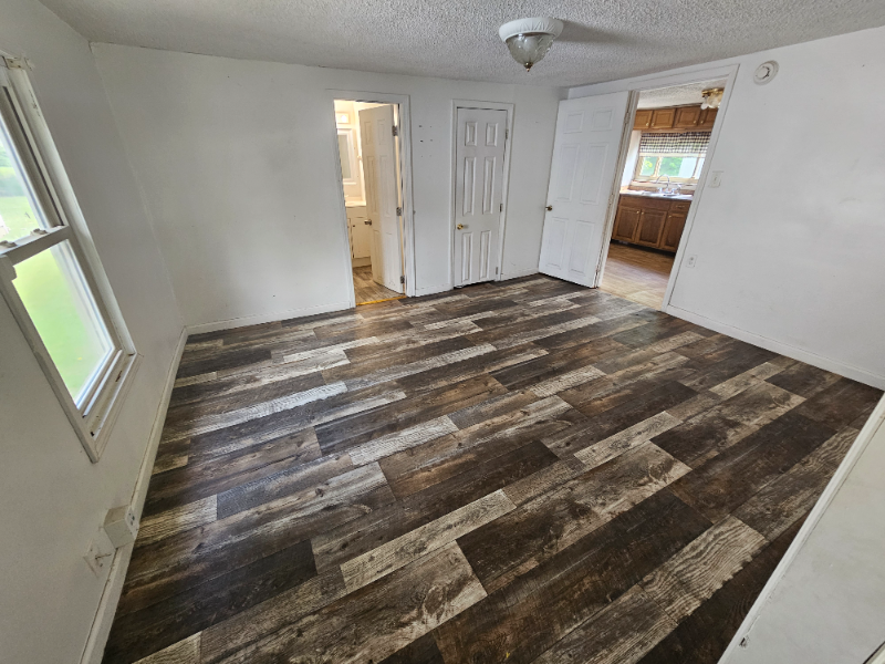 215 Alfalfa Ave - Photo 3 of 8