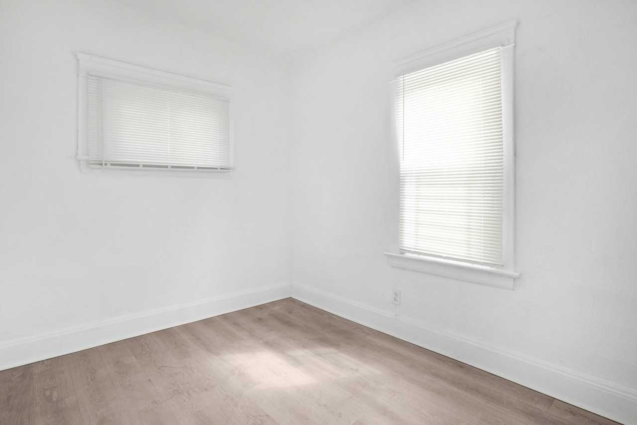 10413 Mount Auburn Avenue, Unit A - Photo 5 of 16