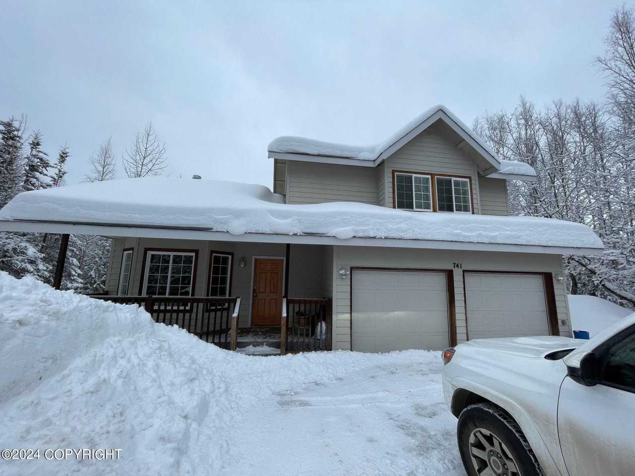 741 S Bettina Way - Photo 2 of 28