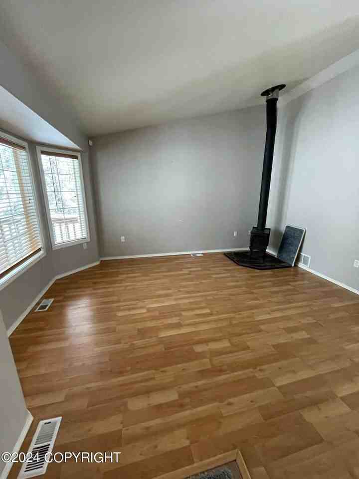 741 S Bettina Way - Photo 6 of 28