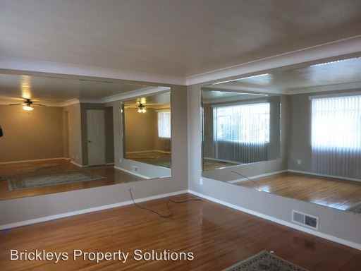 909 Cardenas Dr SE - Photo 2 of 12