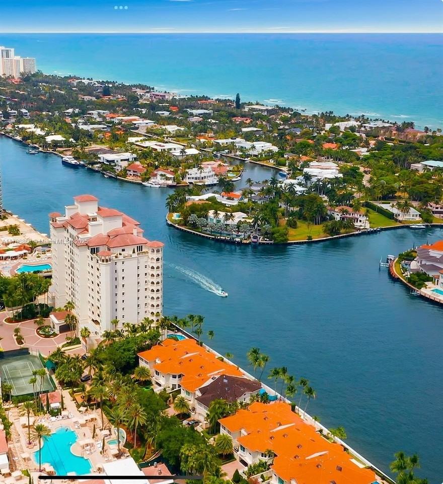 20165 Northeast 39th Place #403 - Photo 4 of 40