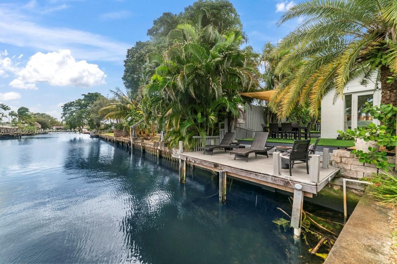 1631 N 29th Ct - Photo 2 of 40